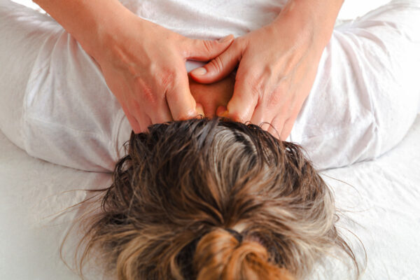 Experience Japanese Theraputic approch. Muscle Release & Deep Massage in Tokyo：Neck, Shoulder and Low back problems. for foreign tourists.