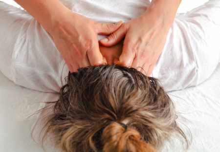 Experience Japanese Theraputic approch. Muscle Release & Deep Massage in Tokyo：Neck, Shoulder and Low back problems. for foreign tourists.